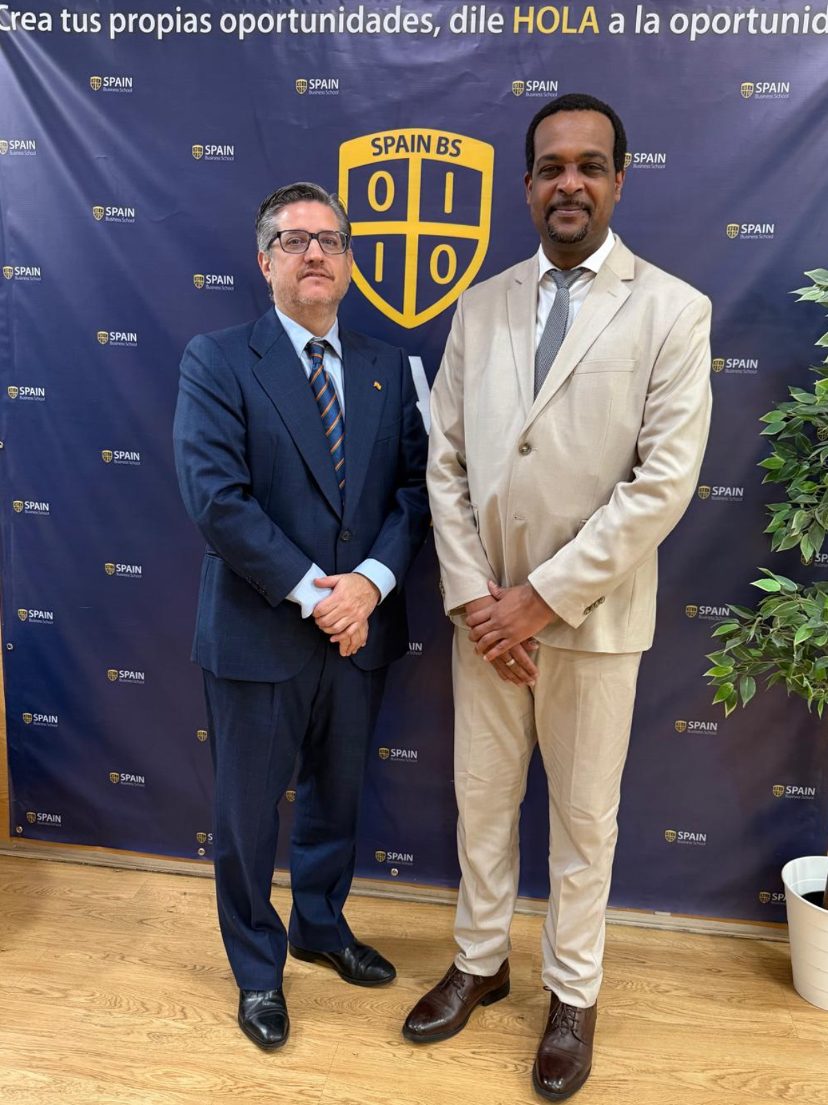 SBS recibe la visita del Embajador de Haití en España para explorar vías de colaboración académica