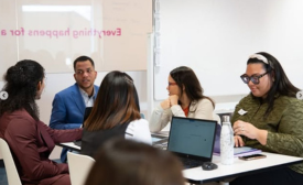 Alumnos de SBS y MEBS participan en un Hackathon de IA y Marketing junto a líderes del sector digital